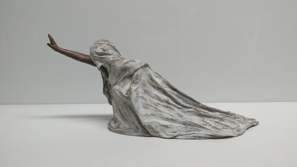 Anne Maryken, Hidden, brons, 18 x 18 x 41 cm, serie van 5