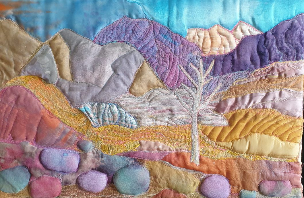 The tree in the desert. Textile and mixed media. 64x44 cm.