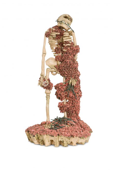 Skeleton-Lover. Keramische sculptuur. 42 cm.