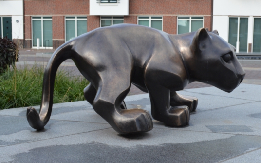 Bergha, lion. Bronze. 160 cm. 