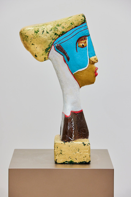 Theo Mackaay, Dat Stenen need, casting stone and gold leaf, 50 cm.
